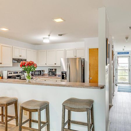Oak Island Beachfront Condo With Community Pool Exteriör bild