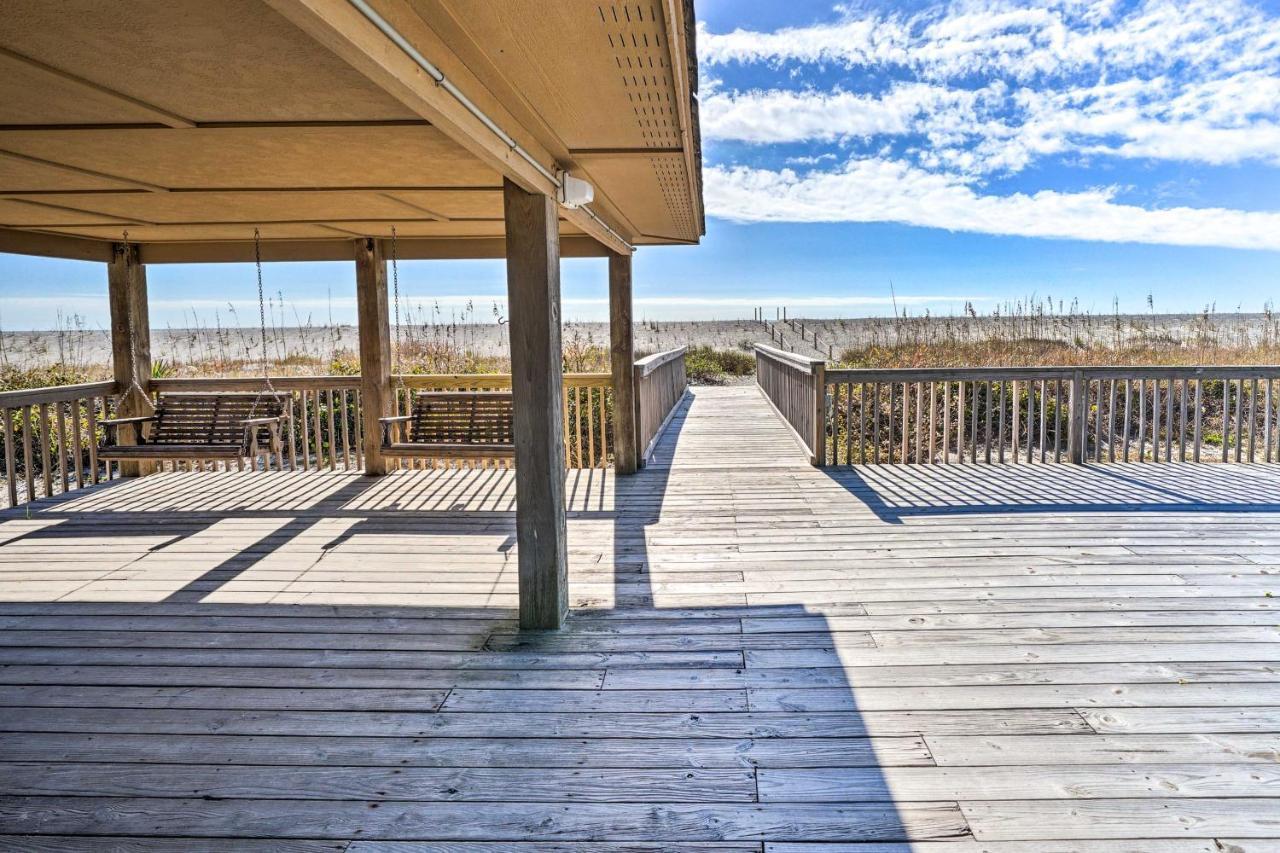 Oak Island Beachfront Condo With Community Pool Exteriör bild