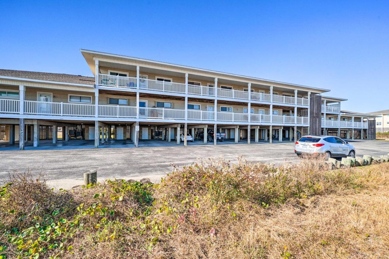 Oak Island Beachfront Condo With Community Pool Exteriör bild