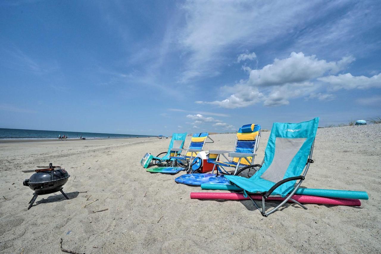 Oak Island Beachfront Condo With Community Pool Exteriör bild