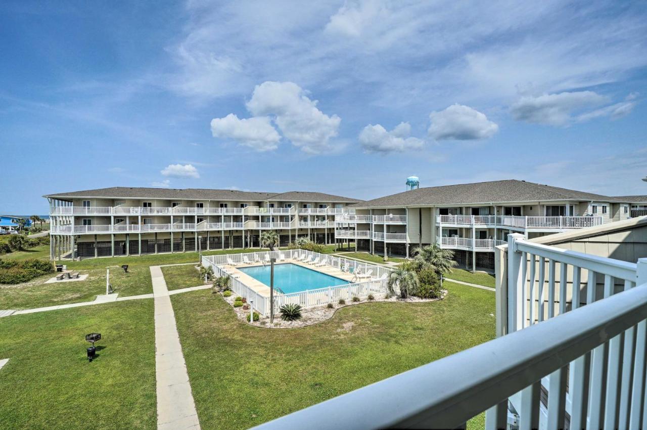 Oak Island Beachfront Condo With Community Pool Exteriör bild