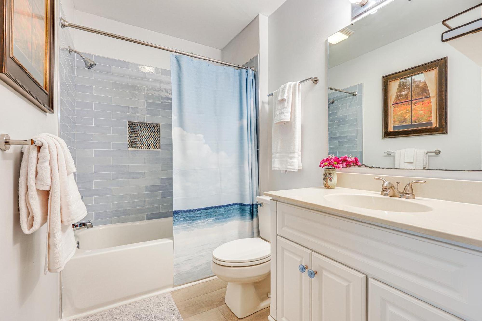 Oak Island Beachfront Condo With Community Pool Exteriör bild